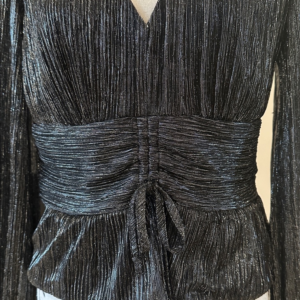 V- NECK- CINCHING AT WAIST- Black & SILVER Metallic Long Sleeve Blouse. XL - Picture 4 of 11
